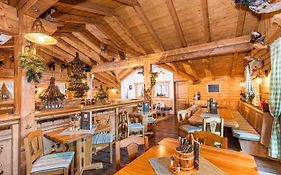 Giggi Tenne Studios
